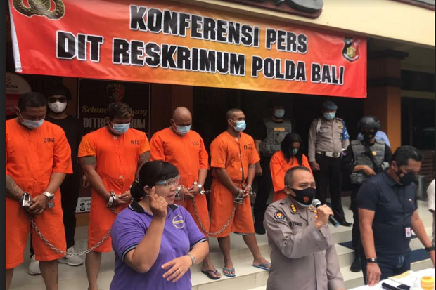 Rampas Mobil dan Ancam...