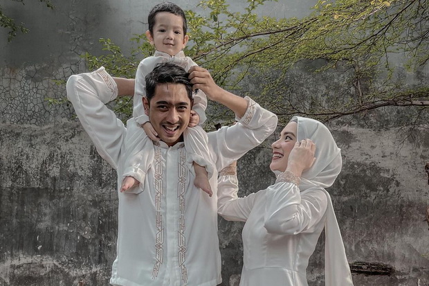 Adik Putri Anne Heran...