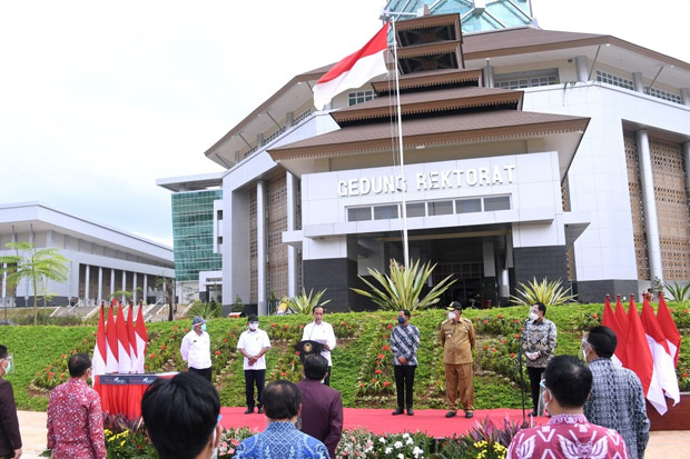 Jokowi Berharap Untirta...
