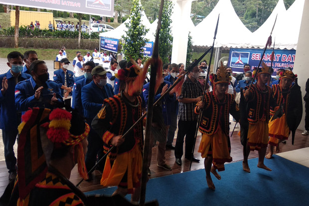 Heboh KLB Demokrat,...