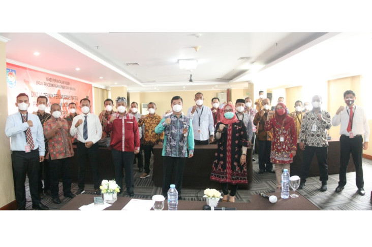 Kemendagri Tegaskan...