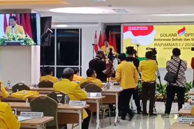 Akbar Tanjung dan Aburizal...