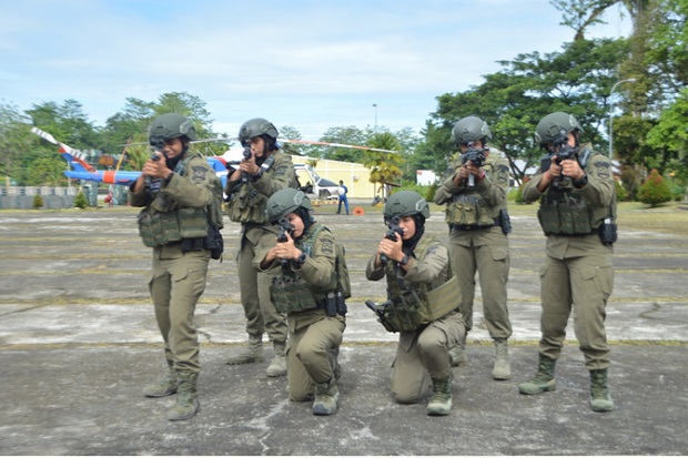 Brimob Kirim 6 Polwan...