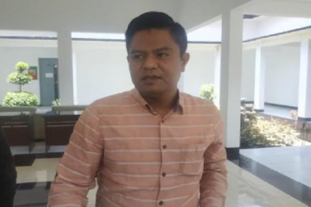 Tolak KLB Abal-abal,...