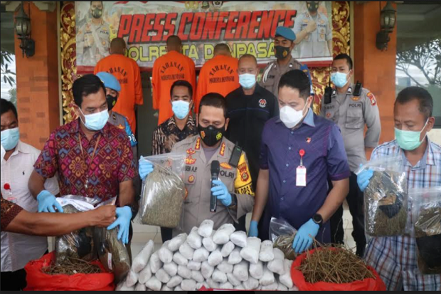 Polisi Sita Uang Rp227...