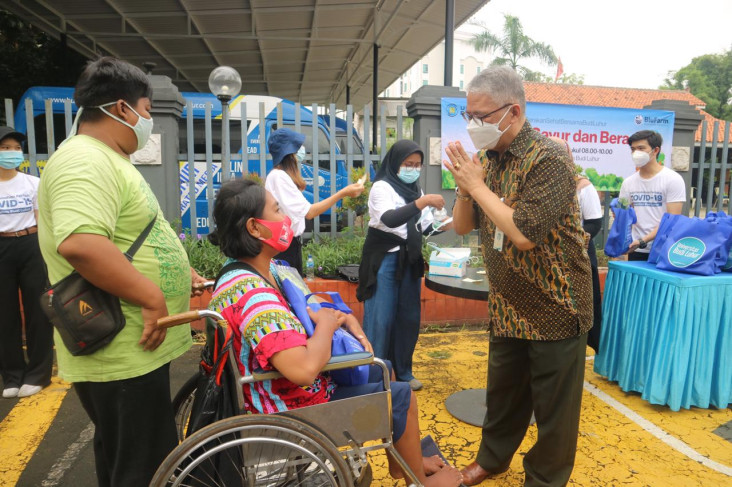 Satu Tahun Pandemi,...
