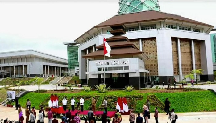 Jokowi Berharap Untirta...