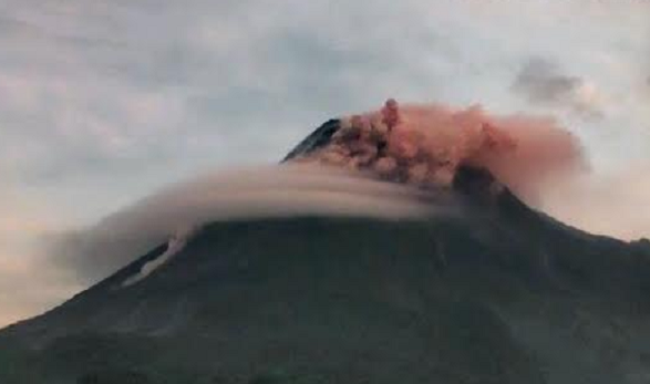 Merapi Kembali Semburkan...