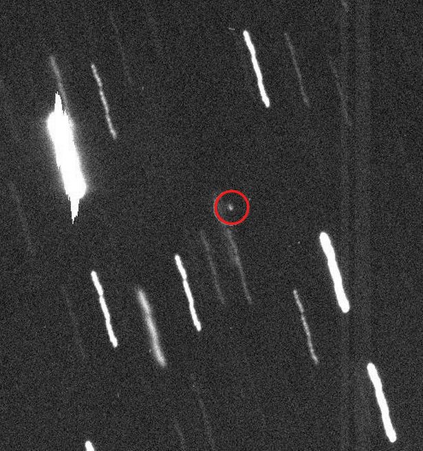 Apophis Melintas Besok,...