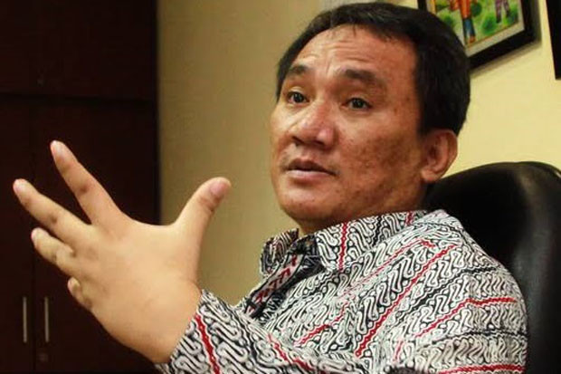 Sanggah Mahfud, Andi...