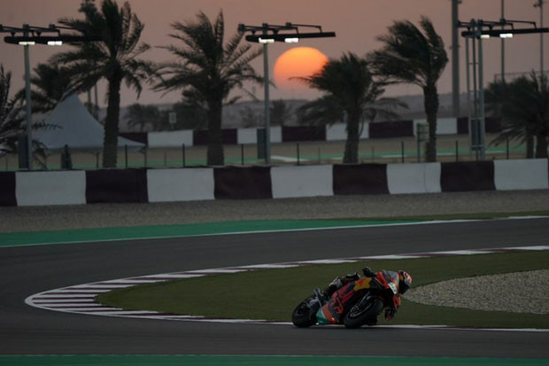 Bruumm! Pemanasan MotoGP...