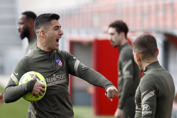 Siapa Pendamping Suarez...