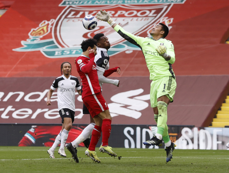 Fulham Bikin Liverpool...