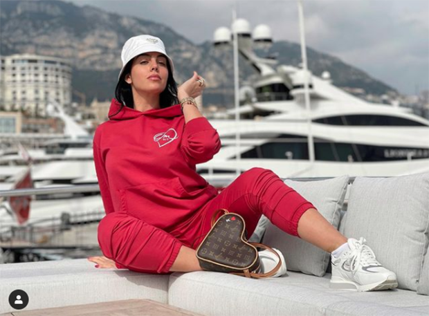 Seksinya Georgina Rodriguez...