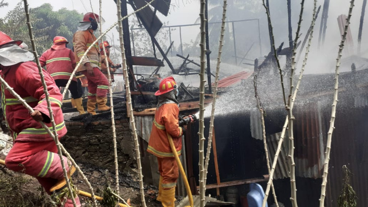 Anak Bakar Keset Kaki,...