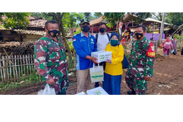Pegadaian Salurkan Bantuan...