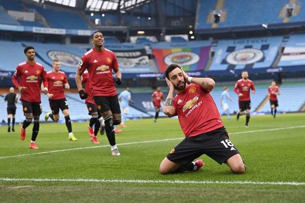 Menang di Etihad, Man...