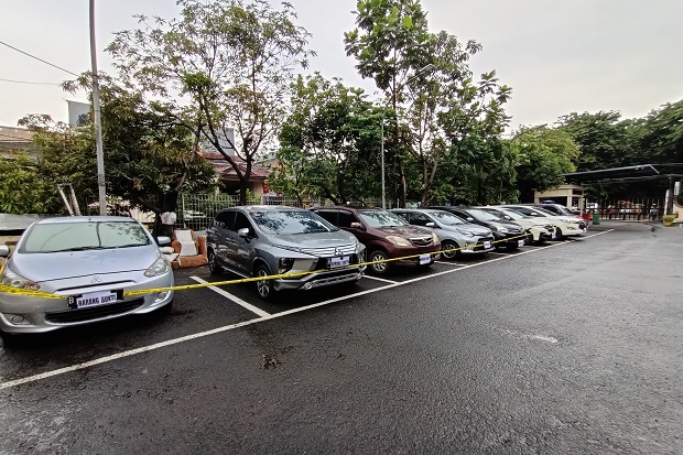 Penggelapan Belasan...
