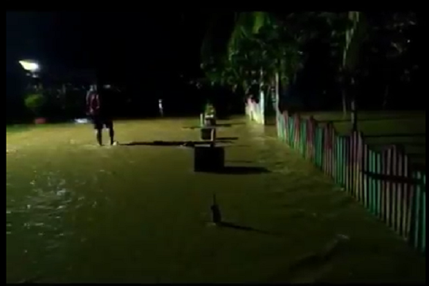 Banjir Tengah Malam...