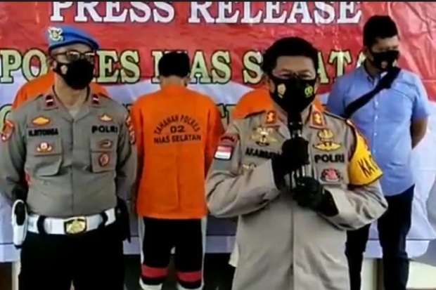 Peras Kades dan Kepala...