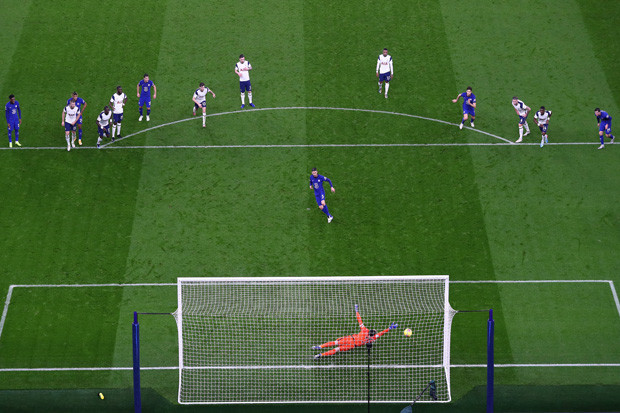 Chelsea Bombardir Gawang...