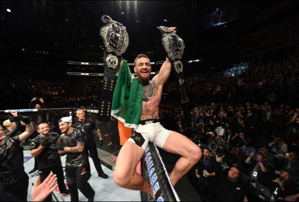 Adesanya Dibekuk Blachowicz,...
