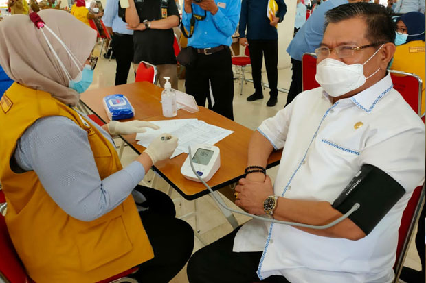 Dosen dan Karyawan di...