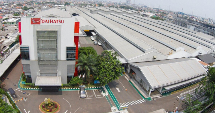 Pasar Otomotif Tumbuh...