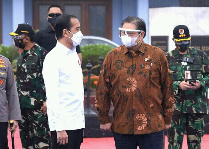 TOP! Jokowi dan Airlangga...