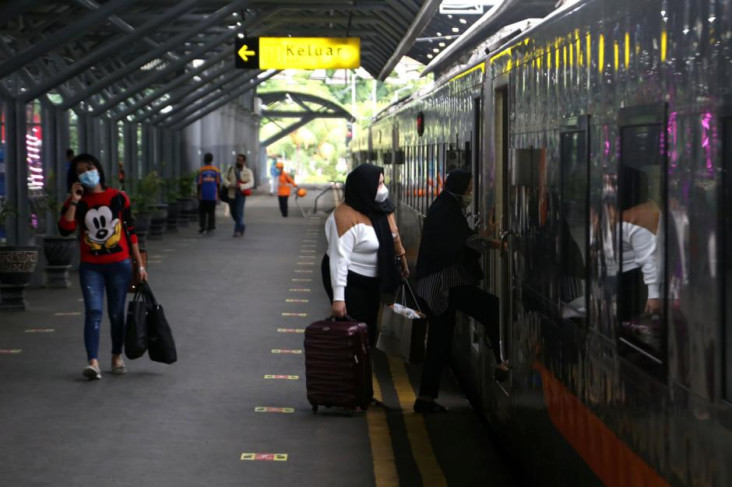 Piknik Naik Kereta,...