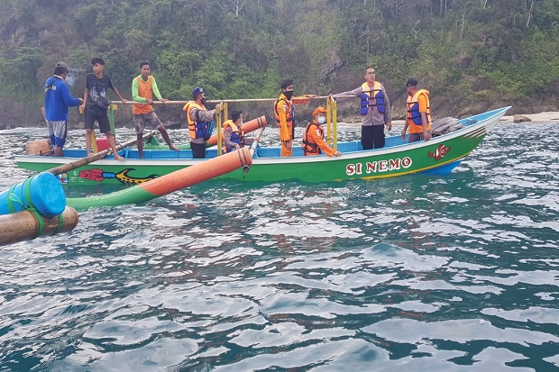 Hilang Tergulung Ombak...