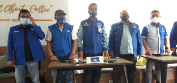 Blak-blakan, Ketua DPC...