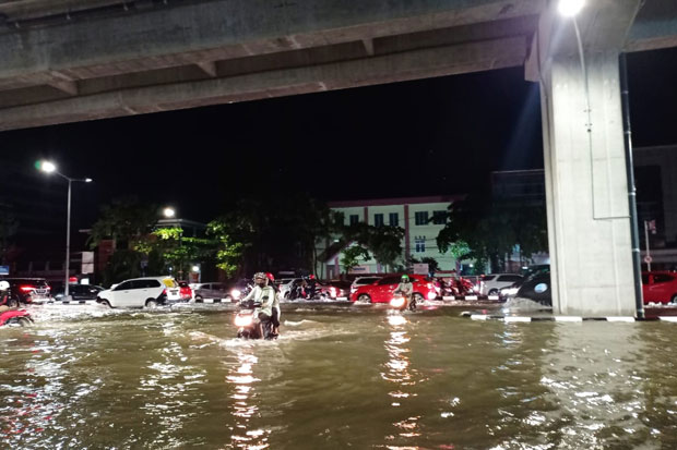 Banjir Rendam Sejumlah...