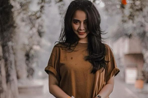 Resha Finoza Rilis Video...