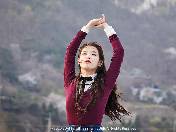 6 Lagu dan Video IU...