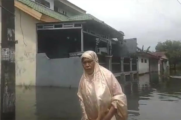 Kebanjiran, Warga Perumahan...