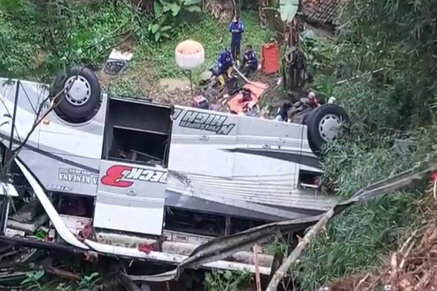 Ternyata Bus Sri Padma...