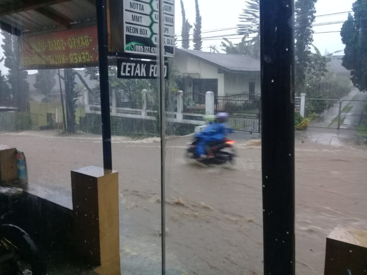 Video Banjir di Kawasan...