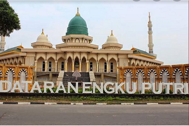 Engku Putri Raja Hamidah,...