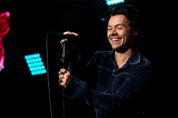 Harry Styles Buka Perhelatan...