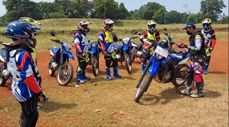 Teknik Dasar Naik Motor...