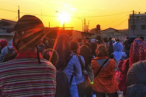 Upacara Pagi di Stasiun...