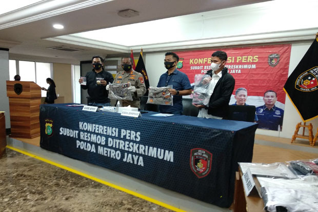Polisi Gadungan Dibekuk,...