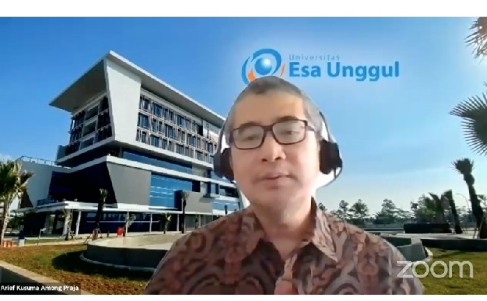 Rektor UEU: Universitas...