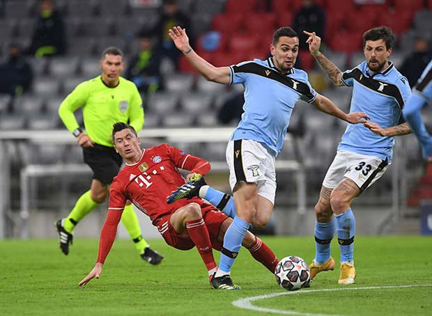 Bayern Muenchen Pecundangi...