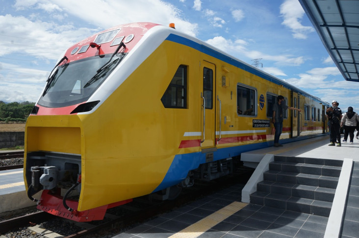 Proyek Kereta Api Sulsel...