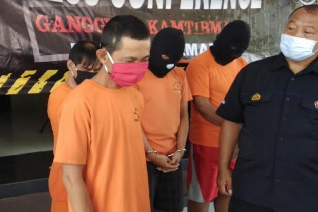 Mumet Kalah Judi Dadu,...