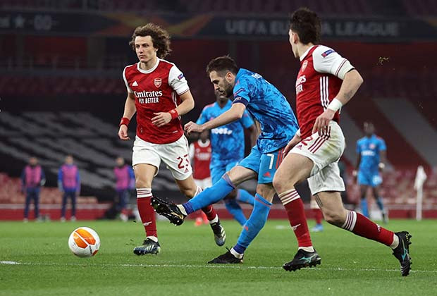 Arsenal Lolos ke Perempat...