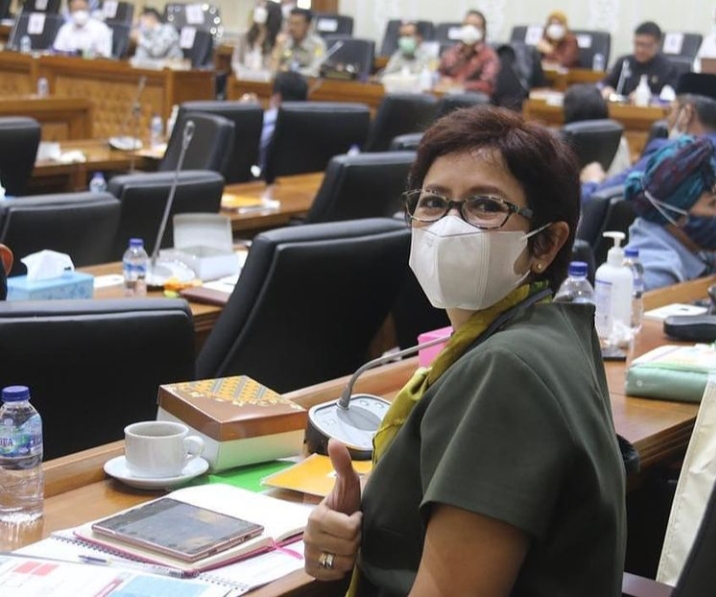 Nurul Arifin: Bangun...
