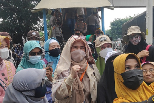 Dilarang Hadiri Sidang...